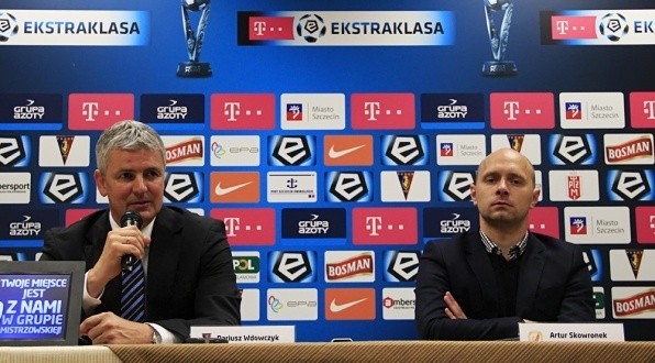 Dariusz Wdowczyk i Artur Skowronek na pomeczowej konferencji prasowej.