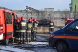 Zadymiona cysterna z siarką. Akcja straży pożarnej w Stargardzie [wideo]