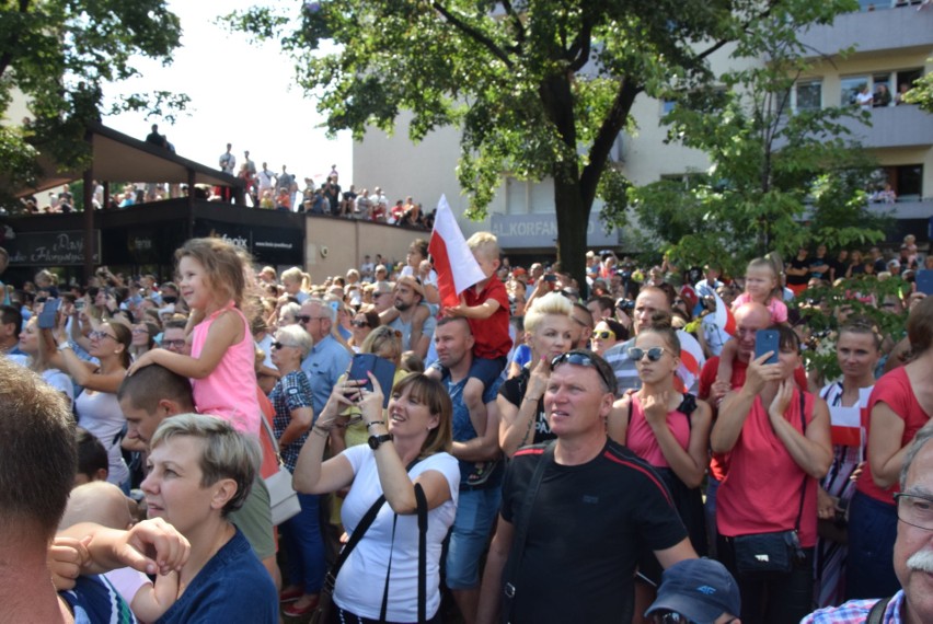 Defilada wojskowa w Katowicach: Ponad 200 tys. ludzi zobaczyło pokaz siły Wojska Polskiego "Wierni Polsce"