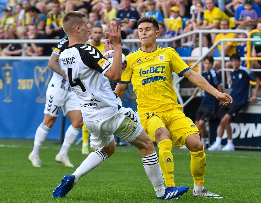 Fortuna 1. Liga. Remis w Gdyni. Ogromny pech żółto-niebieskich! Gdynianie tracą zwycięstwo w 90 minucie meczu!