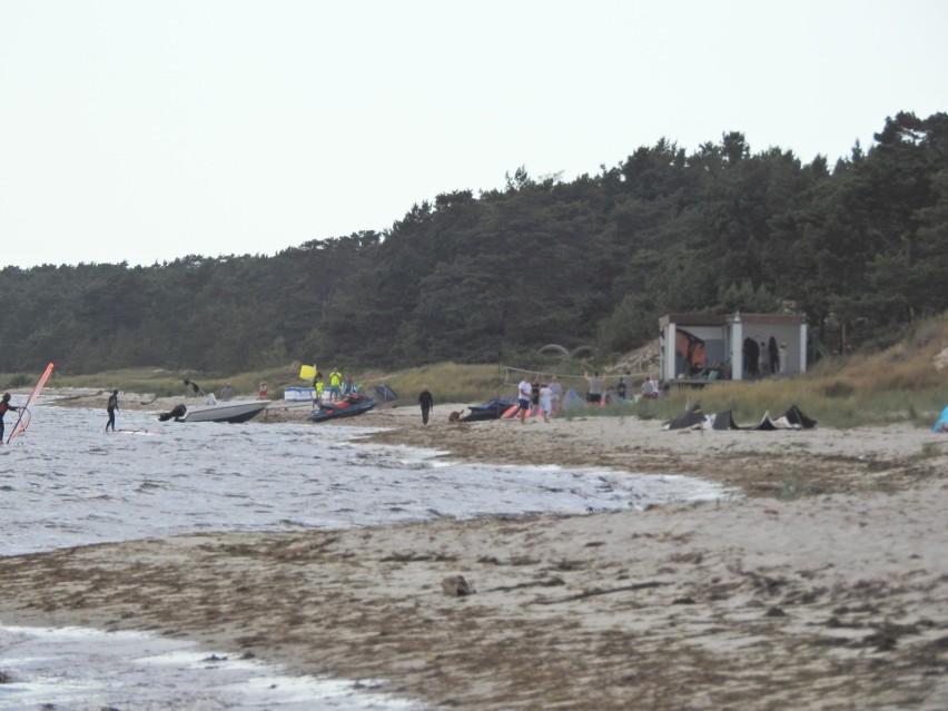 Obszar nowo powstałego klubu surfingowego na plażach Długiej...