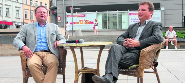 Andrzej Szejna (z lewej) i Jacek Wilk debatowali wspólnie w Kielcach przez prawie godzinę.