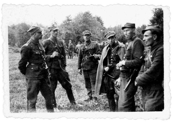 Od lewej: mjr Z. Szendzielarz „Łupaszka”, por. J. Jezierski...