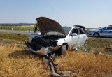 Wypadek w Dąbrówce. Dachował samochód osobowy. Dwie osoby ranne