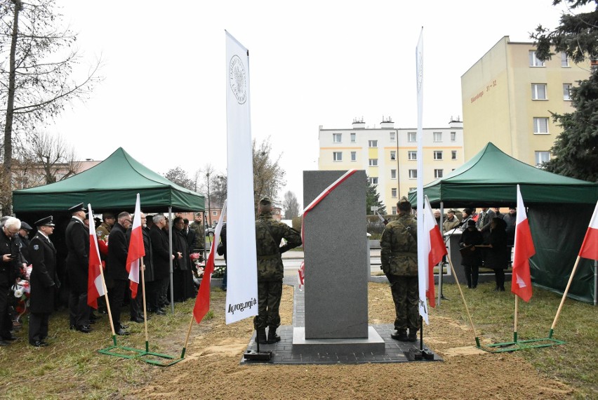 Obelisk "Ofiarom totalitaryzmu", który zastąpił Pomnik Armii Czerwonej, odsłonięty w Malborku. Pierwsze takie upamiętnienie na Pomorzu