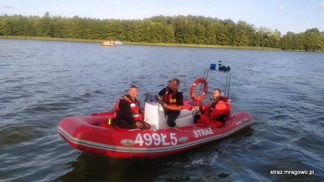 Kobieta wraz z trzema innymi osobami przebywała na jachcie zacumowanym do portu w Mikołajkach. W nocy miała wyjść na pomost