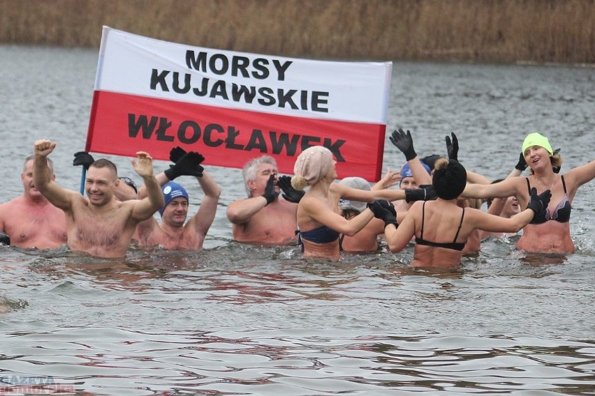 Włocławskie morsy dołączyły do ogólnopolskiego bicia rekordu...