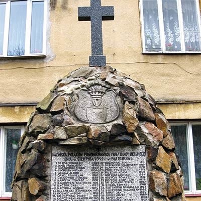 Baligród. Obelisk ku czci ofiar rzezi, którą UPA urządziła mieszkańcom wsi 6 sierpnia 1944 r. 