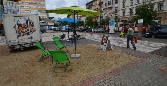 Szpetna „plaża” przy RywaluSzpetna „plaża” przy Rywalu