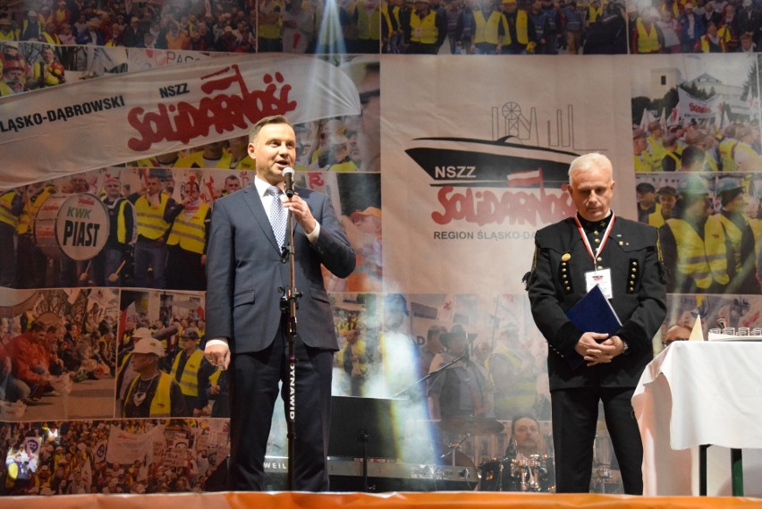 Pretendent Andrzej Duda przyjechał do hali MOSiR w Zabrzu....
