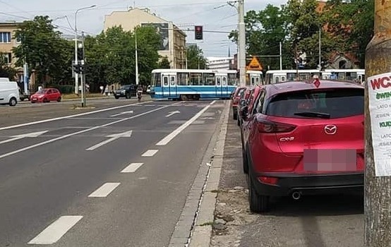 wykolejenie tramwaju na placu Wróblewskiego