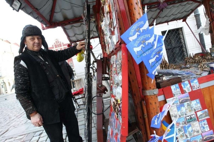 Zbigniew Wiżegł od lat sprzedaje balony na Starym Rynku