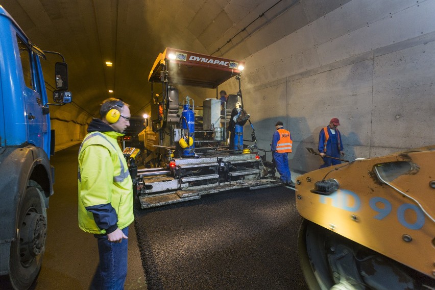 W tunelu pojedziemy po asfalcie z Lotosu