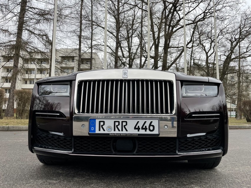 Po krótkich jazdach testowych nowym Rolls Roycem Ghostem, w...