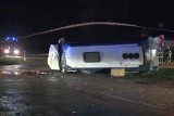 Wypadek śmiertelny. Bus zderzył się z samochodem osobowym. Jedna osoba nie żyje (wideo)