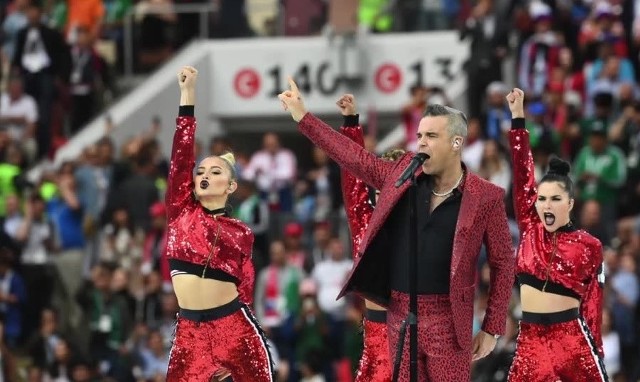 Kamila Zalewska (z lewej) zatańczyła podczas otwarcia mundialu w Rosji.