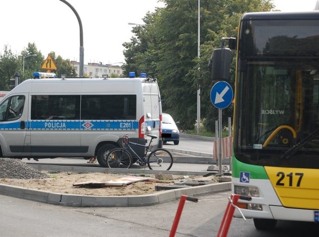 Rowerzysta spowodował zatrzymanie autobusu. Od gwałtownego hamowania ucierpieli pasażerowie