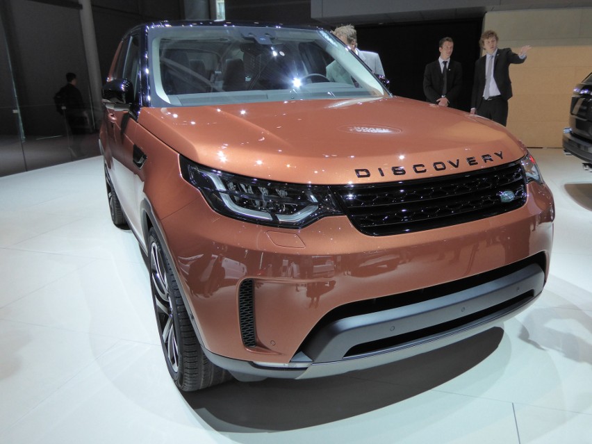 Land Rover Discovery V...