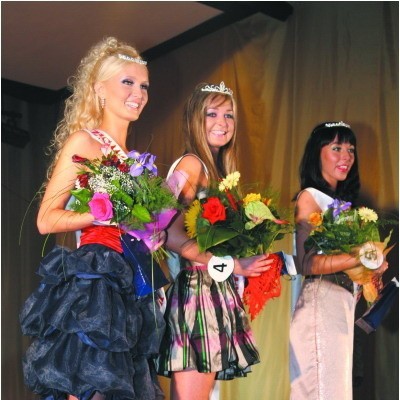 Miss Ilona Czarnecka (w środku) i dwie Wicemiss: Justyna Żach z Ostrowii Maz. (po lewej) i Klaudia Olczak (po prawej). Do finału nie zgłosiła się ani jedna ostrołęczanka   