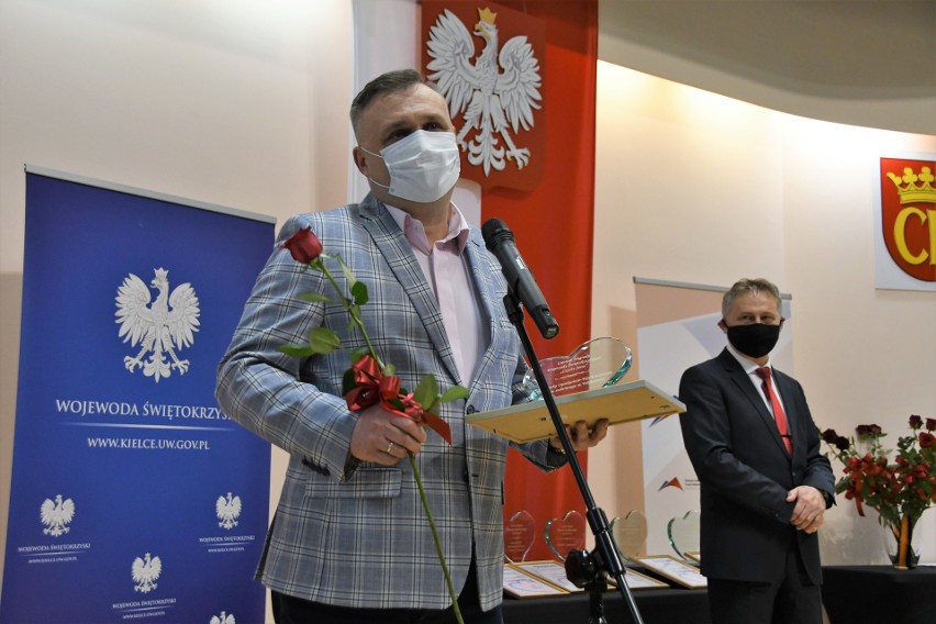 Wojewoda rozdał w  Kielcach nagrody Czyste Serca. To wyróżnienie dla osób wyjątkowych. Poznajcie laureatów, zobaczcie zdjęcia z gali