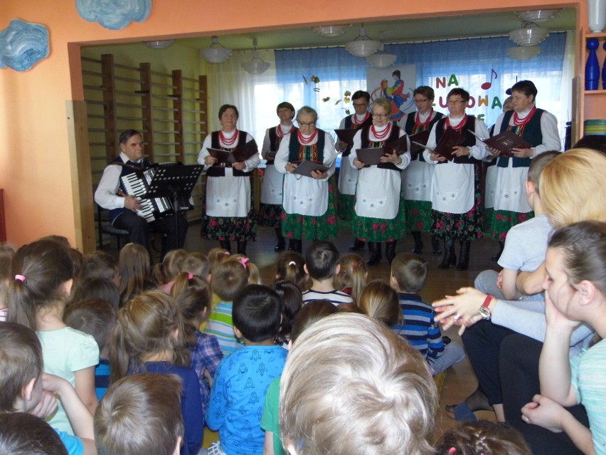 W przedszkolu "Misia Uszatka" w Starachowicach świetnie się bawią na ludowo