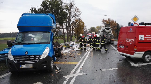Wypadek na zjeździe z A4 w Kostomłotach. Jedna osoba ranna. Ruch wahadłowy