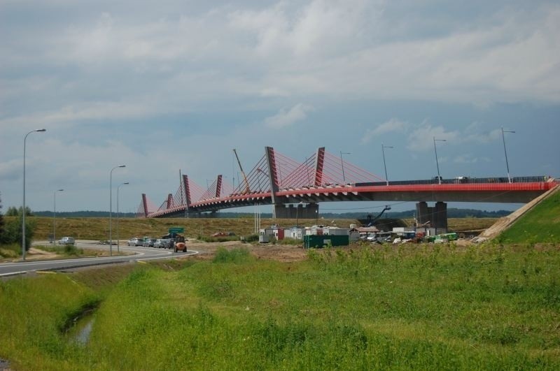 Most przez Wisłę Kwidzyn- Gniew otwarty 26 lipca 2013? Ostatnie prace przy budowie i odbiory ZDJĘCIA