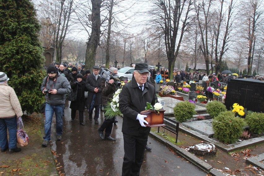 Pogrzeb Jerzego Cnoty. Wybitny śląski aktor spoczął na...