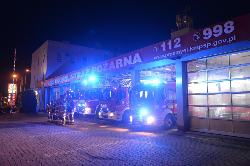 W Przemyślu oddali hołd strażakom z OSP Czernikowo, którzy zginęli 2 grudnia w wypadku drogowym [ZDJĘCIA, WIDEO]