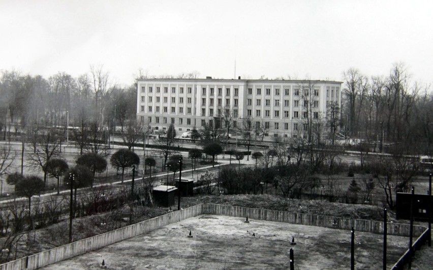 Zdjęcie z przełomu 1953 i 1954 roku. Teatru w Budowie...