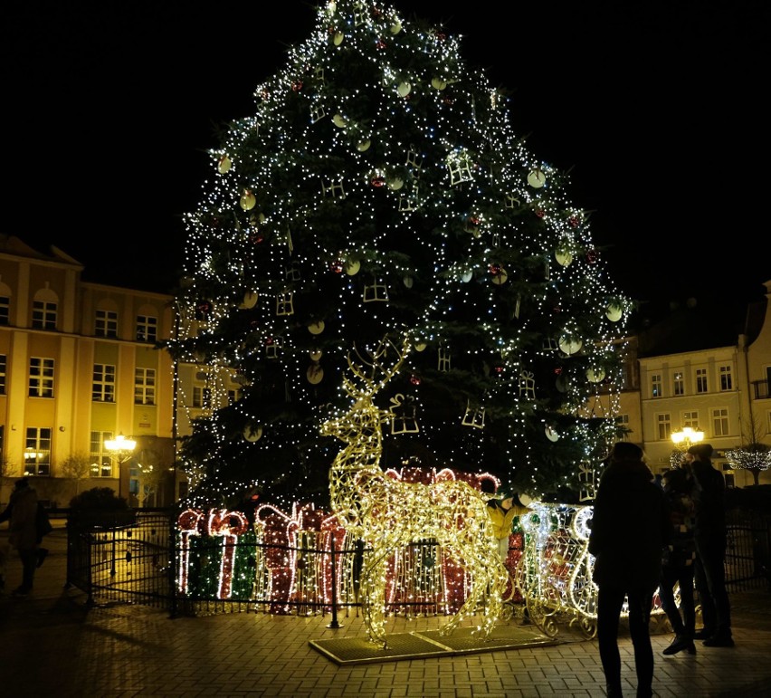 Strażacy z Ochotniczej Straży Pożarnej w Chojnicach...