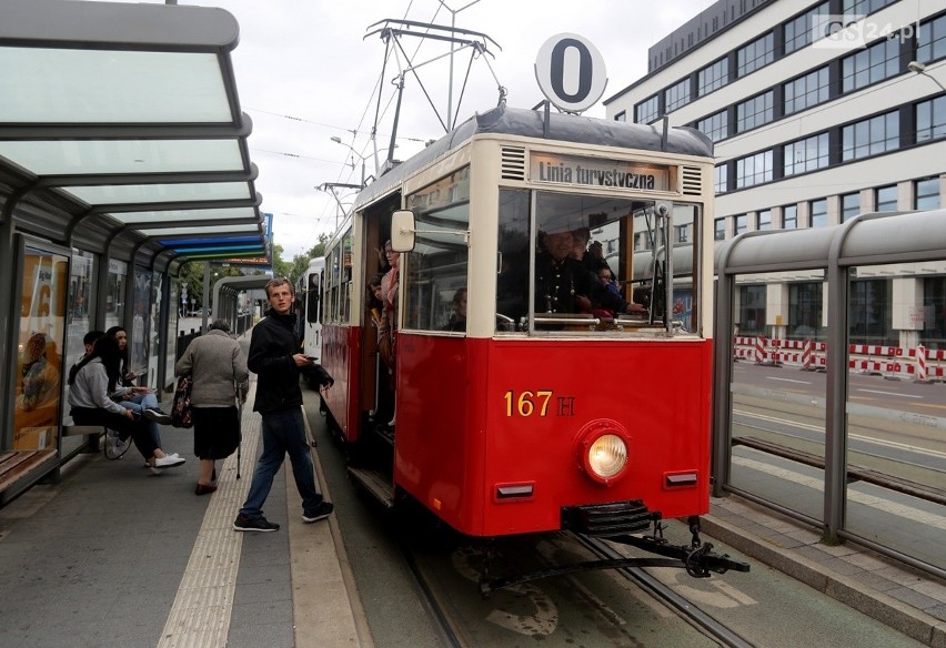 Zabytkowy tramwaj kursuje na turystycznej trasie w Szczecinie