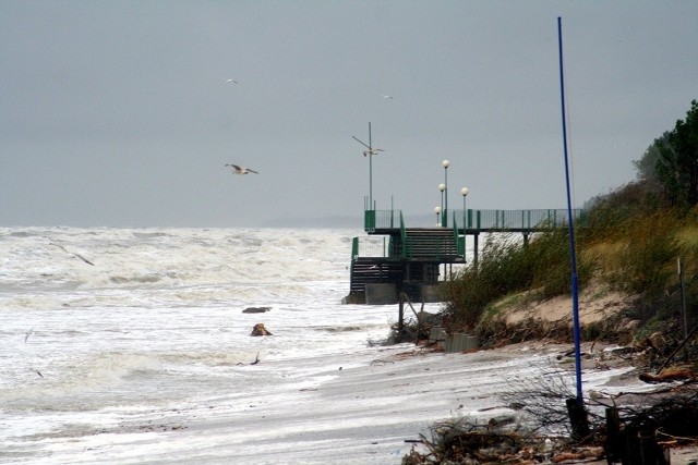 Plaża w Dziwnówku dziś w południe.