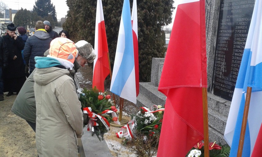 W rocznicę masakry w hucie Katarzyna na cmentarzu w...