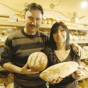 Dziś najchętniej zielonogórzanie jedzą  chleb żytni, my też - przyznają Barbara i Waldemar Rzepkowie