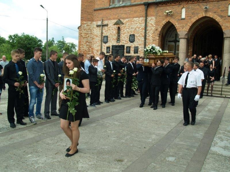 Msza św. pogrzebowa została odprawiona w kościele...