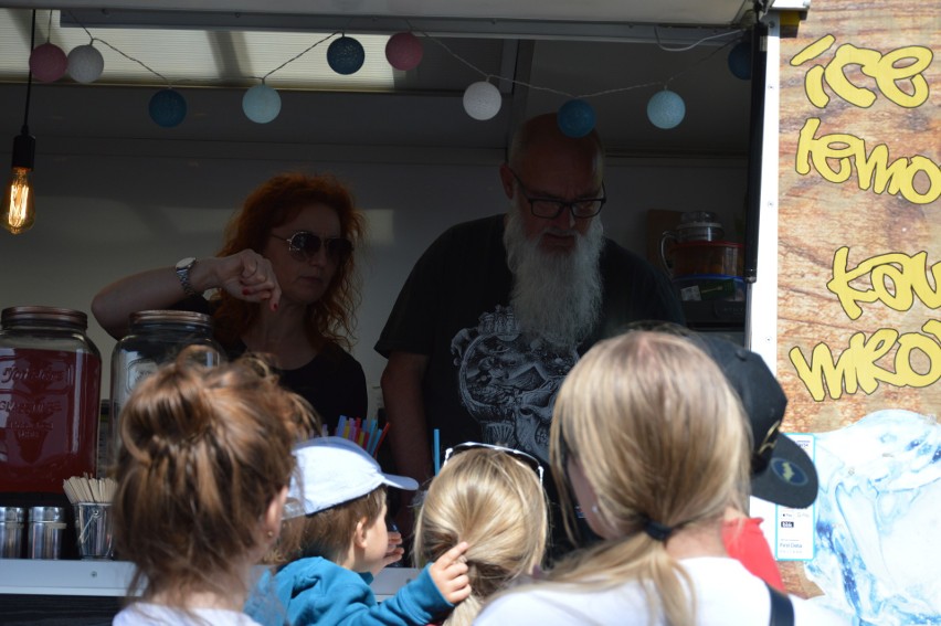 Zlot food trucków na Rynku w Nowym Sączu. Sądeczanie byli głodni. W niedzielę ostatnia szansa [ZDJĘCIA] 