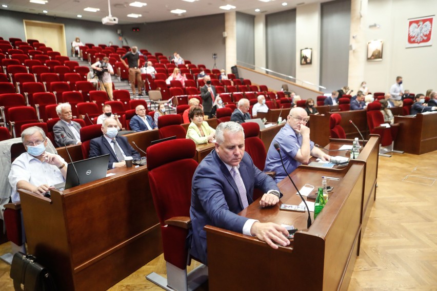 Radni Sejmiku udzielili Zarządowi Województwa Podkarpackiego wotum zaufania i absolutorium z tytułu wykonania budżetu