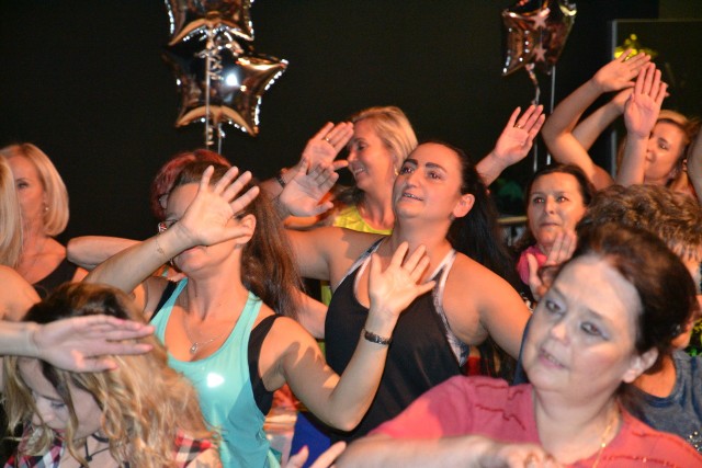 Od ośmiu lat Joanna Dziedzic promuje zdrowy ruch poprzez taniec w Żorach, Rybniku, Wodzisławiu oraz innych miejscowościach regionu. Szczególnym powodzeniem uczestników zajęć cieszy się zumba, czyli połączenie tańca i ćwiczeń.