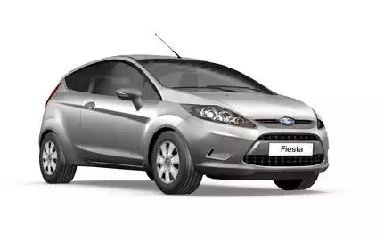 Srebrny Ford Fiesta.