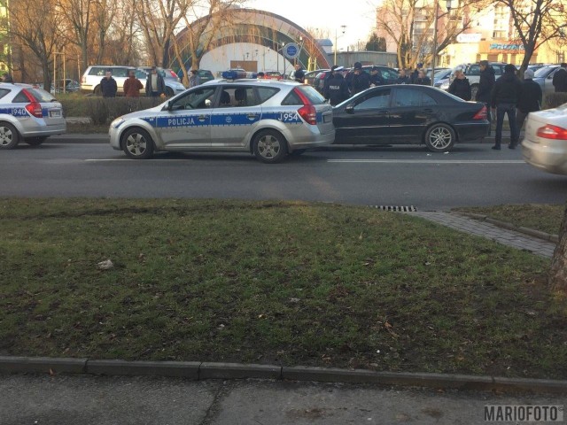 Wszystko zaczęło się około godz. 13.20 na ul. Oleskiej w Opolu.