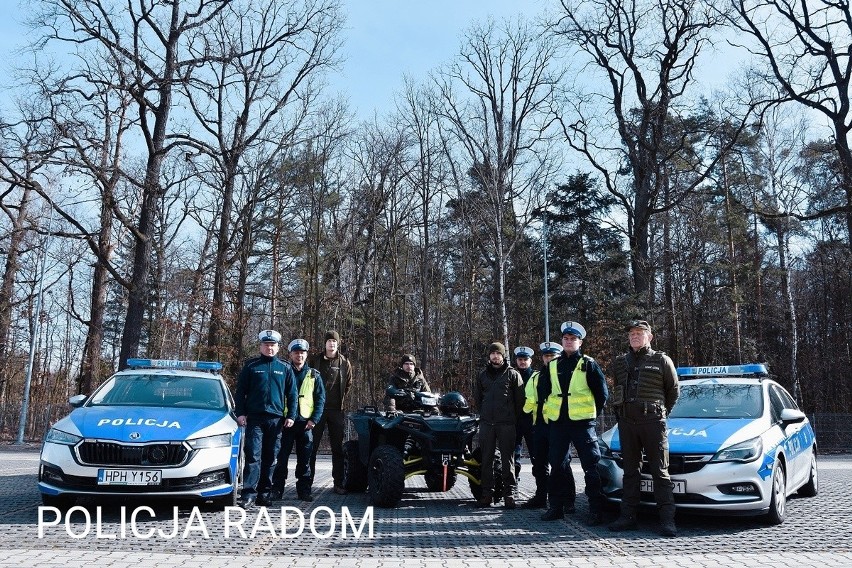 Wspólna akcja "quad" policjantów i leśników w lasach powiatu radomskiego