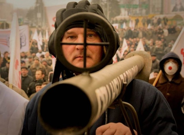 Ta rura była straszakiem na wielu manifestacjach, ale po warszawskiej, okazało się, że jest groźna dla rządu.