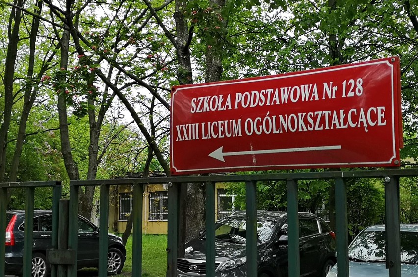 Matura 2019. Alarm bombowy w krakowskich szkołach. Co z maturami? 6 05