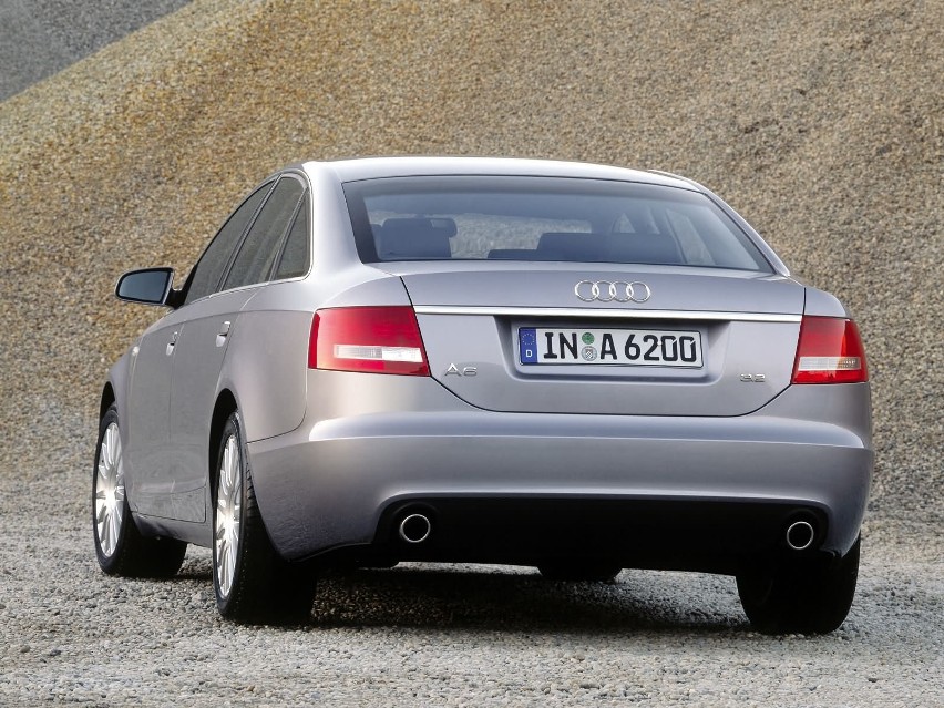 Audi A6 VI generacji zaprezentowano w marcu 2004 roku na...