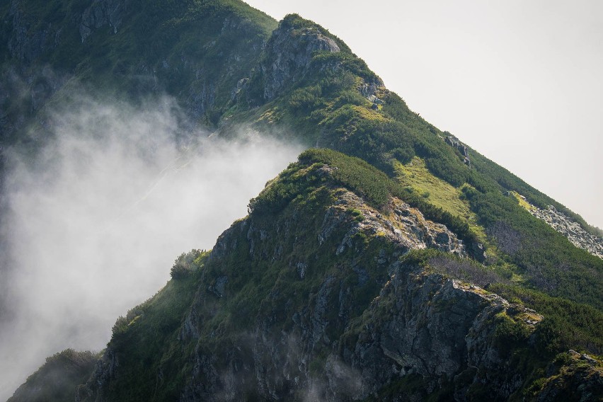 Tatry. Wyjątkowy spektakl chmur na Kasprowym Wierchu i Kopie Kondrackiej. Takie widoki pozostają w pamięci na długo