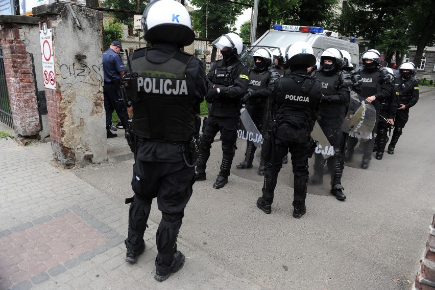 Dziesiątki policjantów z całego Podkarpacia zabezpieczało...