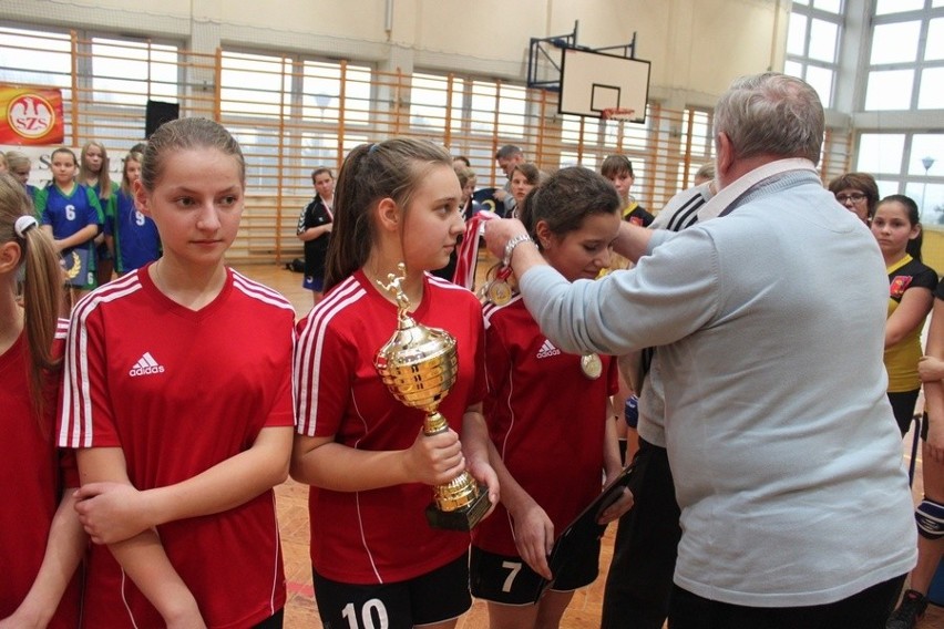 Finał drugiego festiwalu mini-piłki siatkowej dziewcząt w Mircu
