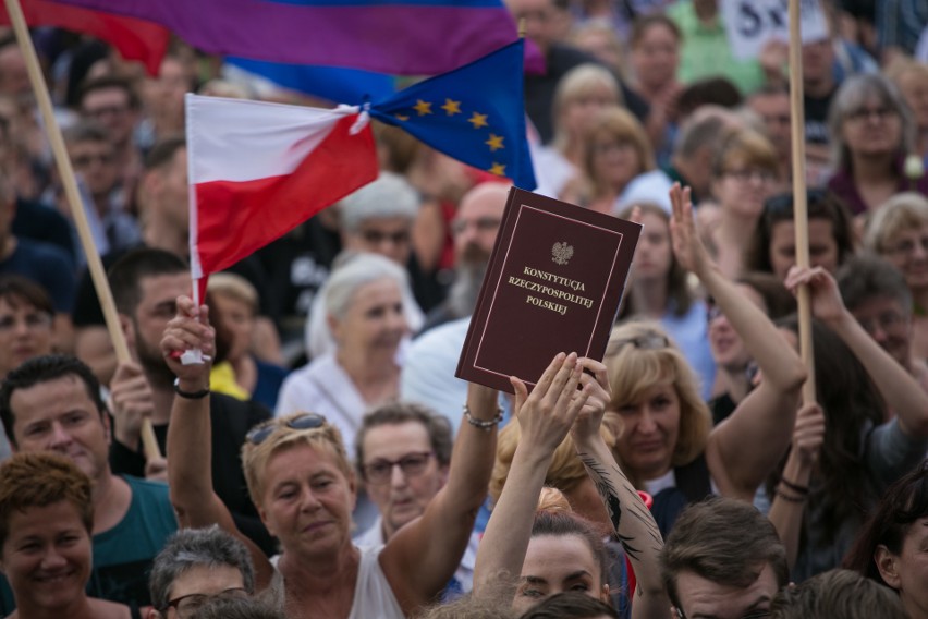 24 lipca 2017. Protest w obronie niezależności sądów na...