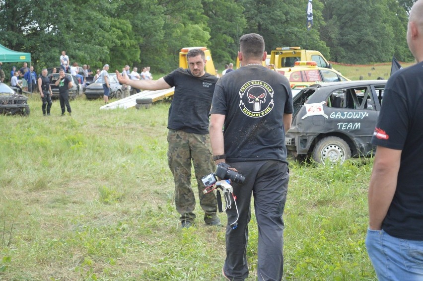 Wraki ścigały się w tumanach kurzu [FOTO]